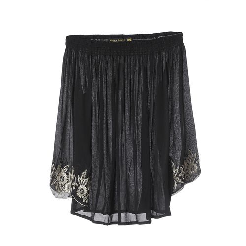Camasa neagra, maneci brodate