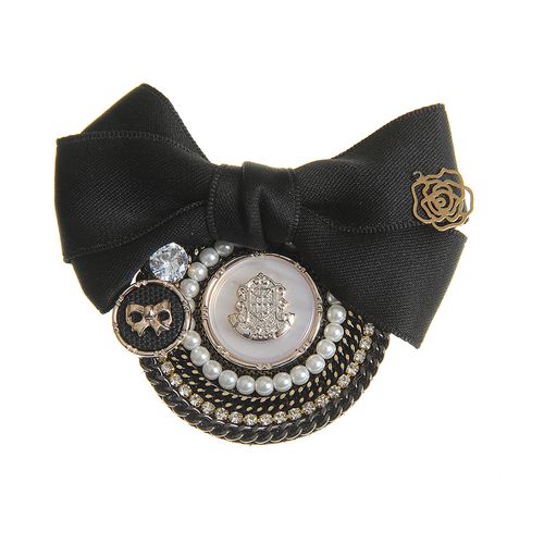 Brosa cu funda neagra
