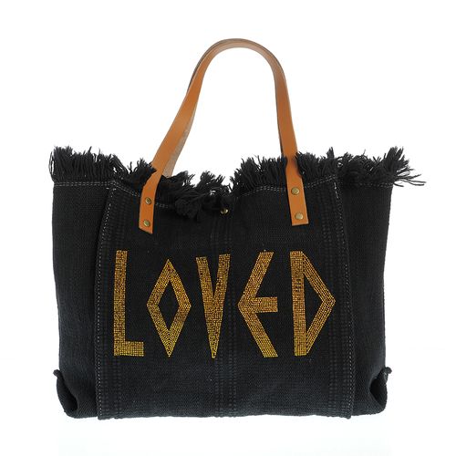 Genata neagra loved