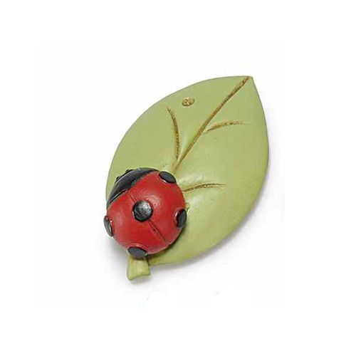 Magnet gargarita pe frunza