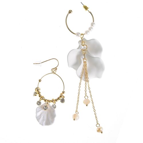 Cercei lungi cu floare alba