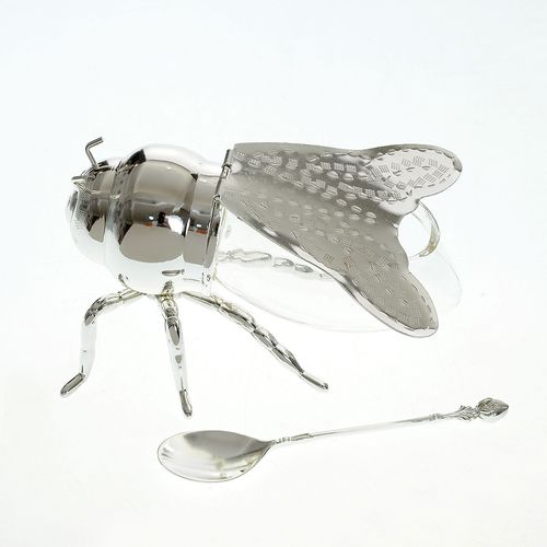 Zaharnita sub forma de insecta 15x10 cm